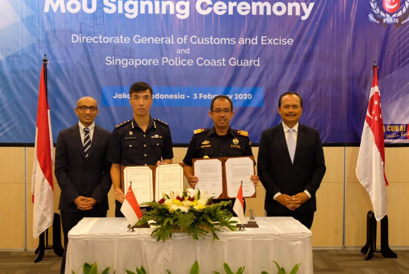 Bea Cukai bersama Singapore Police Coast Guard mendeklarasikan kerja sama kedua pihak yang tertuang dalam Memorandum Of Understanding (MoU) pada Senin (3/2).