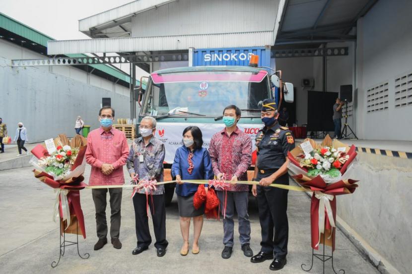 Bea Cukai Bogor bersama dengan Bea Cukai Wilayah Jawa Barat mengawal pelepasan ekspor perdana biji kopi roasted oleh PT UCC Victo Oro Prima sebanyak 4,8 ton pada Selasa (18/8) yang akan diekspor ke Shanghai, China. 