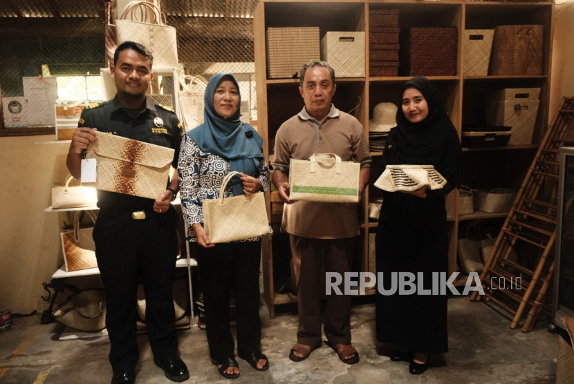 Bea Cukai di berbagai daerah gencar melakukan asistensi ekspor agar UMKM mampu bersaing di pasar global.