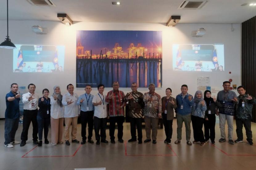 Bea Cukai hadiri kegiatan Technical Visit and Private Sector Sharing Session di Pelabuhan Tanjung Emas, pada Selasa (16/5/2023) lalu. 