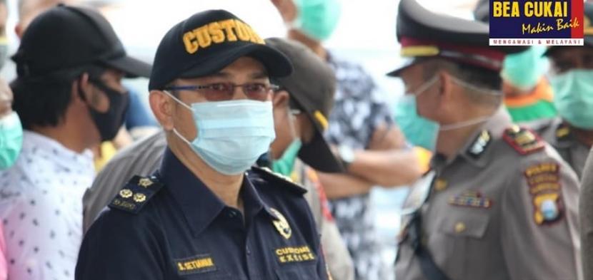 . Bea Cukai Jayapura turut andil dalam upaya pencegahan penyebaran Covid-19, khususnya di wilayah Papua, dengan penutupan sementara Pos Lintas Batas Negara (PLBN) Skouw. 