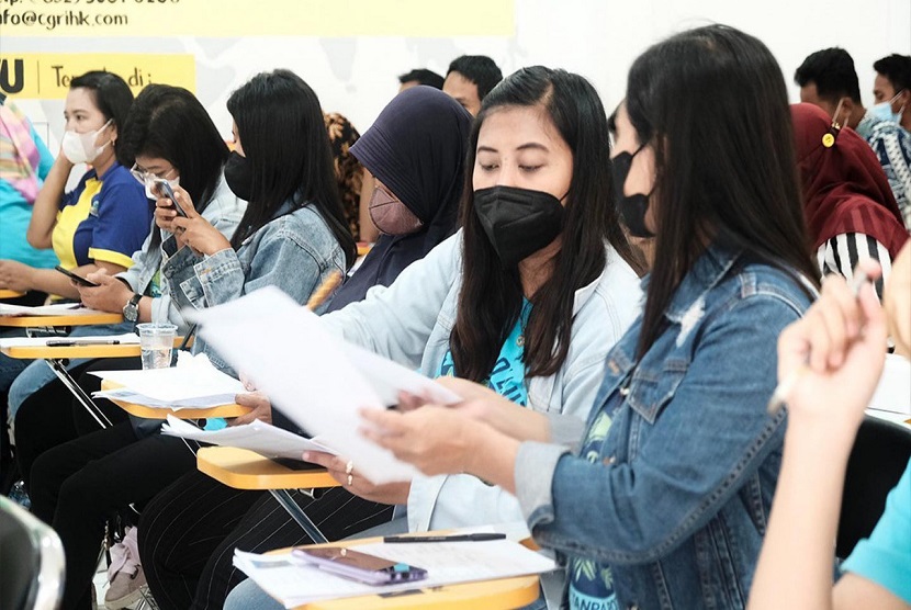 Bea Cukai Juanda bersama BP3MI Provinsi Jawa Timur memberikan sosialisasi bertajuk Orientasi Pra Pemberangkatan (OPP) kepada 44 orang calon PMI tujuan Hongkong, Taiwan, dan Malaysia.