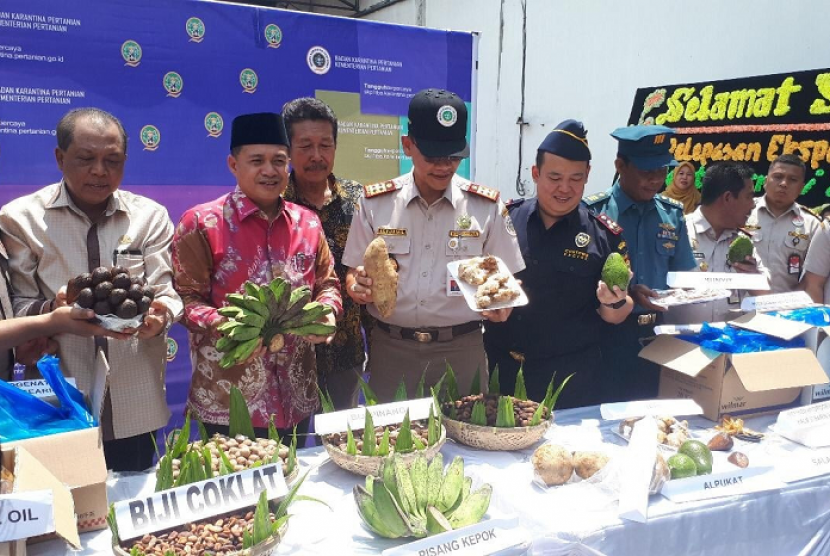 Bea Cukai Kuala Tanjung menghadiri pelepasan ekspor komoditas pertanian biji pinang.