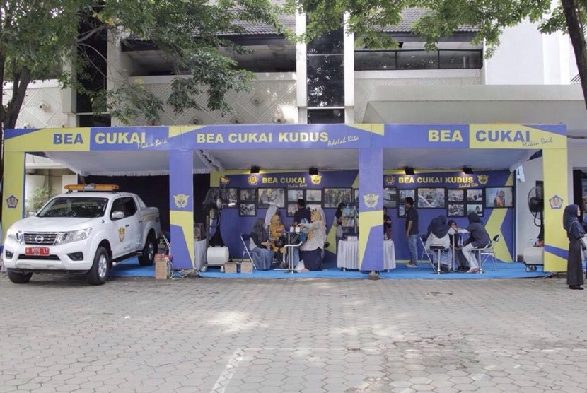 Bea Cukai Kudus menggelar student festival untuk mengenalkan institusi ini kepada anak muda.