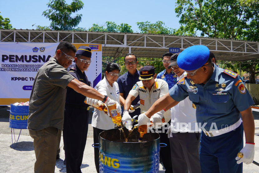 Bea Cukai Kupang Musnahkan Barang Kena Cukai Ilegal Senilai Ratusan Juta Rupiah