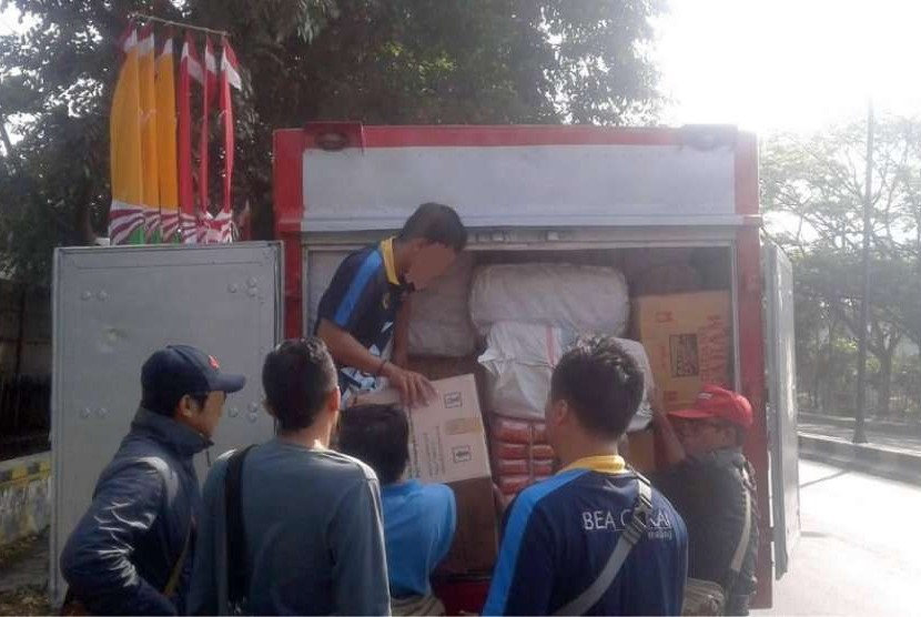 Bea Cukai Malang, Jawa Timur, mengamankan 566.200 batang rokok ilegal.