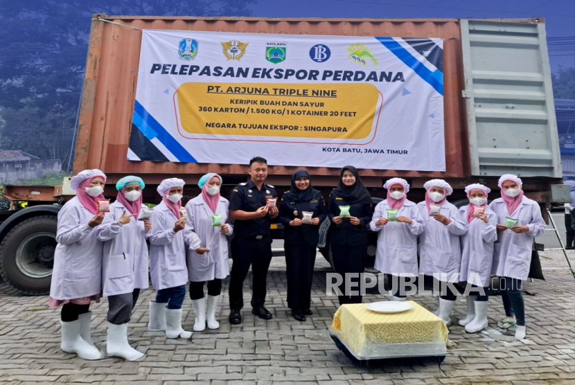 Bea Cukai Malang Lepas Ekspor Keripik Buah dan Sayur ke Singapura