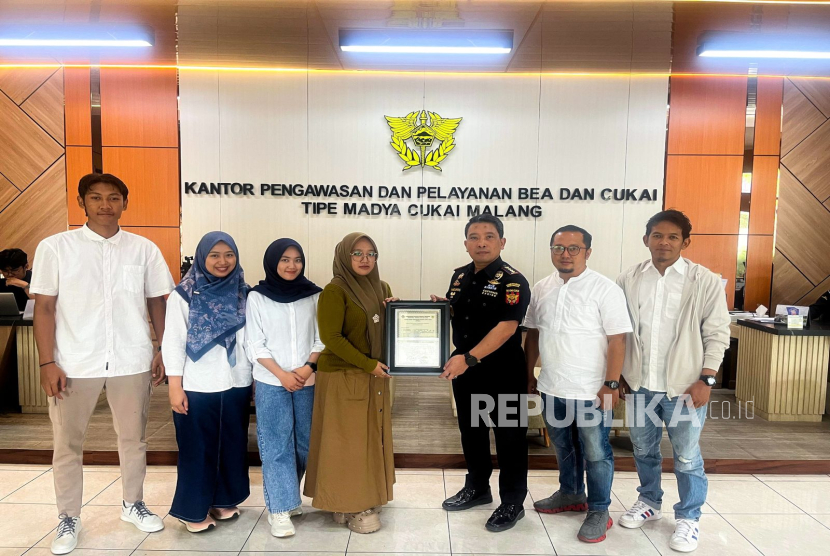 Bea Cukai Malang secara resmi menerbitkan Nomor Pokok Pengusaha Barang Kena Cukai (NPPBKC) untuk CV Gudang Mas Nusantara, Selasa (9/9/2025). 