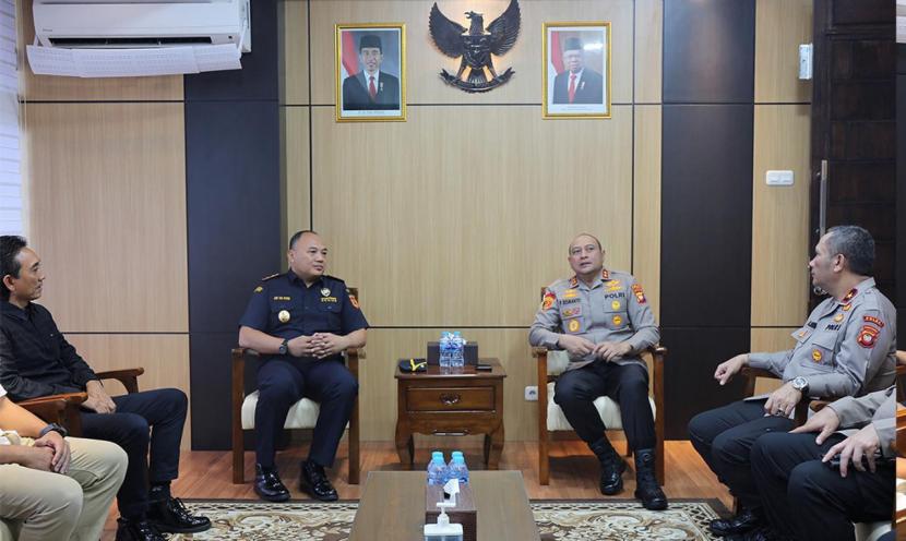 Bea Cukai melakukan kunjungan kerja (Kunker) ke Kepolisian Negara Republik Indonesia (Polri).