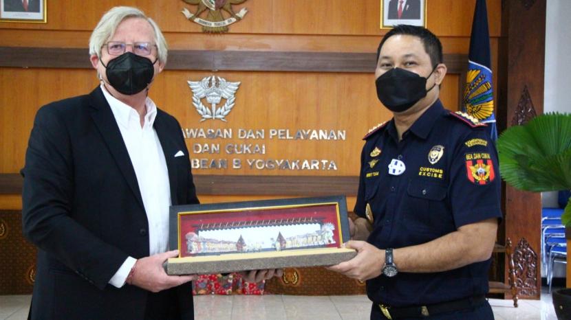Bea Cukai menerima kunjungan Kastam Diraja Malaysia dan Customs Counsellor, Kedutaan Besar Belgia.
