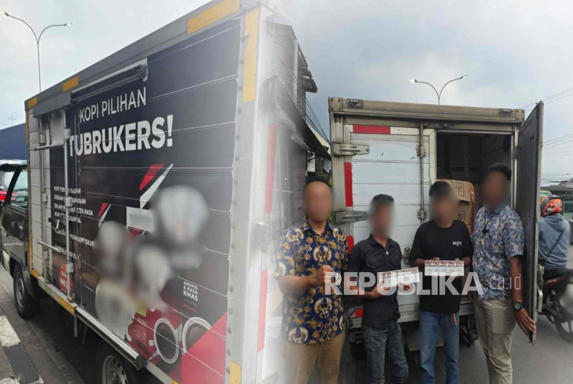 Bea Cukai mengamankan dua unit mobil boks yang kedapatan mengangkut lebih dari 1,6 juta batang rokok tanpa pita cukai.