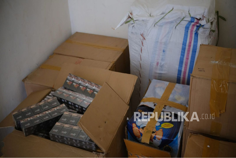 Bea Cukai Makassar berhasil menyita 505 ribu rokok ilegal dari Operasi Gurita periode April-Juni 2025.