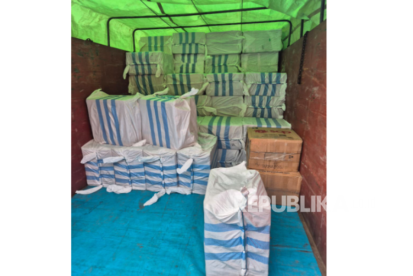 Bea Cukai Gagalkan Peredaran 4,4 Juta Batang Rokok Ilegal di Palembang