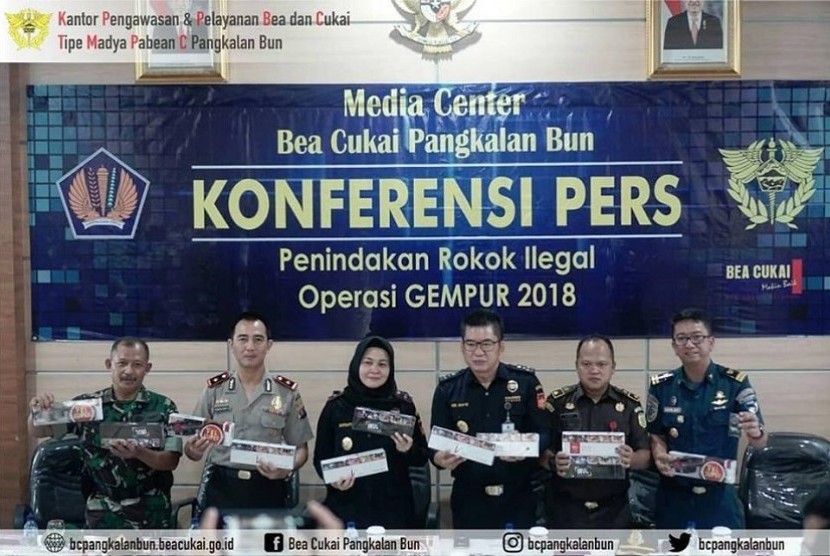 Bea Cukai Pangkalan Bun selenggarakan konferensi pers hasil penindakan Barang Kena Cukai (BKC) berupa rokok ilegal, Kamis (19/04).