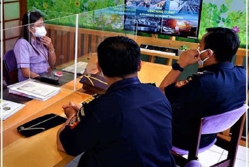 Bea Cukai Pasuruan melakukan sosialisasi dan asistensi terkait Authorized Economic Operator (AEO) kepada PT Yamaha Electronics Manufacturing Indonesia (YEMI) pada hari Kamis (08/07).
