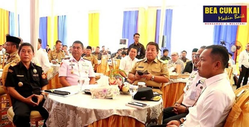 Bea Cukai, Pelindo dan Pemda Provinsi Lampung berkoordinasi dalam kegiatan coffee morning yang dihadiri Gubernur Lampung, Wakil Walikota Bandar Lampung, General Manager Pelindo II, Kepala Kantor Bea Cukai Sumbagbar, Kepala KSOP Lampung, dan para pelaku usaha ekspor impor, Senin (9/3).(Bea Cukai)