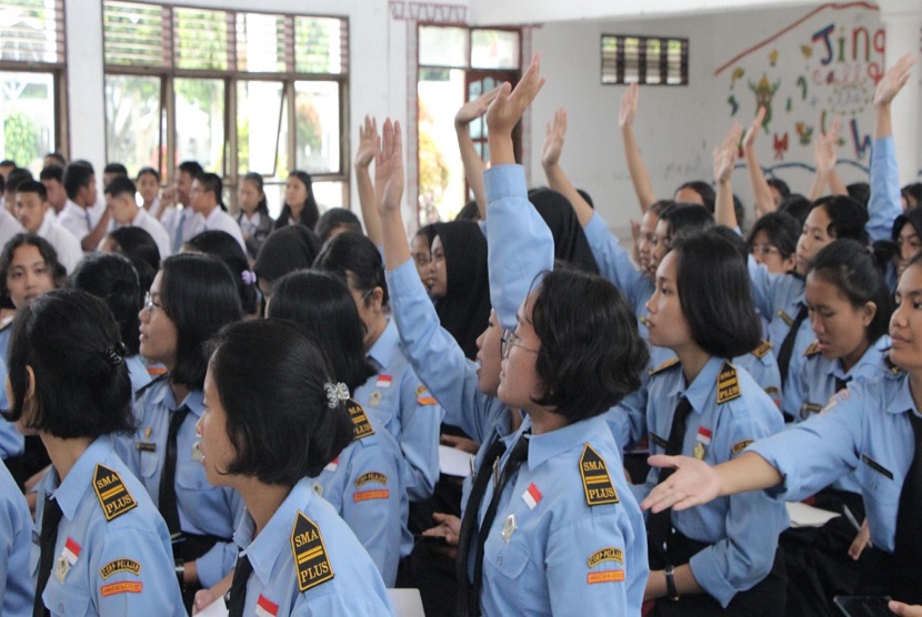 Bea Cukai selenggarakan APBN Week, yaitu pekan pelaksanaan sosialisasi APBN dan peran Bea Cukai dalam APBN kepada siswa SMA/sederajat, mahasiswa, dan masyarakat umum di berbagai daerah di Indonesia. Di area Sumatra, unit-unit vertikal Bea Cukai mengunjungi beberapa SMA dan kampus