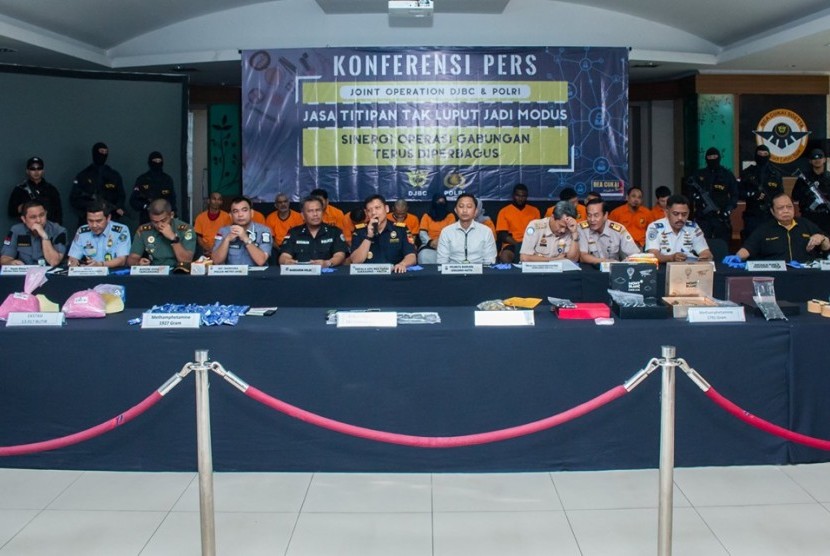 Bea Cukai Soekarno-Hatta bersama Polresta Bandara, Polda Metro Jaya, dan Bareskrim Polri menggagalkan upaya penyelundupan methamphetamine dan ekstasi.