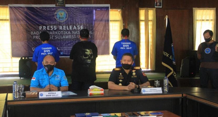 Bea Cukai Sulawesi Bagian Utara bekerja sama dengan Badan Narkotika Nasional Provinsi (BNNP) Sulawesi Utara berhasil gagalkan upaya penyelundupan ganja ke Boroko.