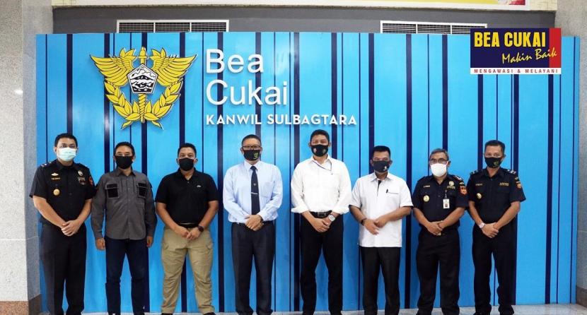 Bea Cukai Sulawesi Bagian Utara menerima kunjungan kerja Badan Intel dan Keamanan Kepolisian Republik Indonesia (Baintelkam Polri) pada Rabu (2/9) untuk membahas penanggulangan permasalahan transnational crime di perbatasan Indonesia dan Filipina.