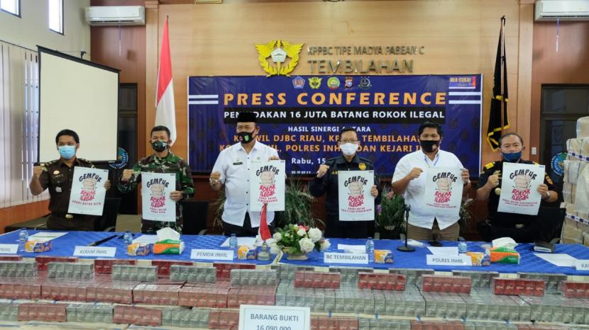 Bea Cukai Tembilahan bekerja sama dengan Kantor Wilayah Bea Cukai Riau, berhasil mengamankan 16,09 juta batang rokok ilegal yang dikemas dalam 1.609 karton dengan potensi kerugian negara dari penerimaan cukai sebesar Rp7,56 miliar.