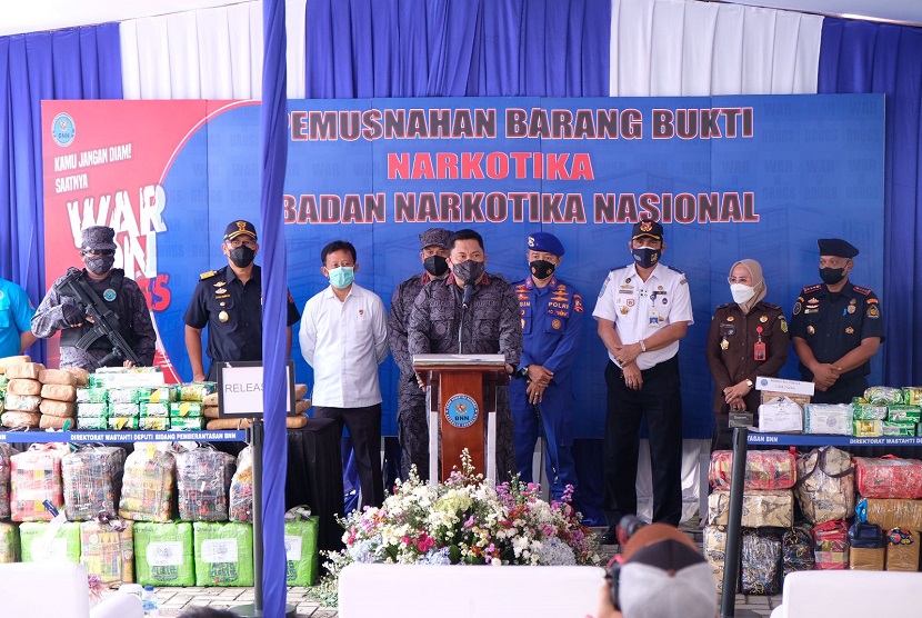 Bea Cukai turut andil dalam pemusnahan barang bukti narkotika oleh Badan Narkotika Nasional (BNN) diantaranya 465kg sabu, 113kg ganja, dan 1.001 gram MDMD-4en-Pinaca (bahan baku tembakau gorila).