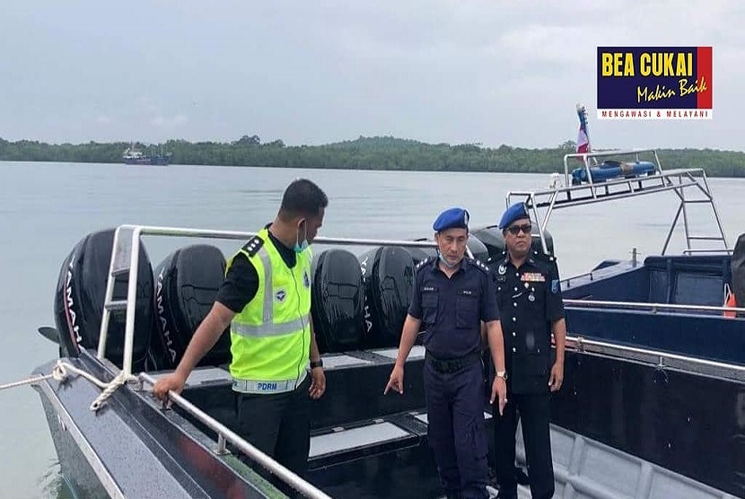 Bea Cukai Wilayah Khusus Kepulauan Riau bekerja sama dengan Pasukan Polis Marin (PPM) Wilayah 2 Pengerang Polis Diraja Malaysia (PDRM) berhasil gagalkan penyelundupan pasir timah di perairan Pengerang, Malaysia sebanyak 80 karung dengan berat satuan 50 Kg pada Senin (24/8).
