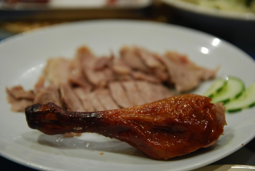 Bebek peking, menu makan malam kegemaran di Cina.