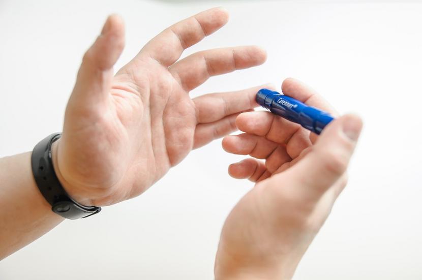 Diabetes bisa ditandai dengan perubahan pada kuku tangan.