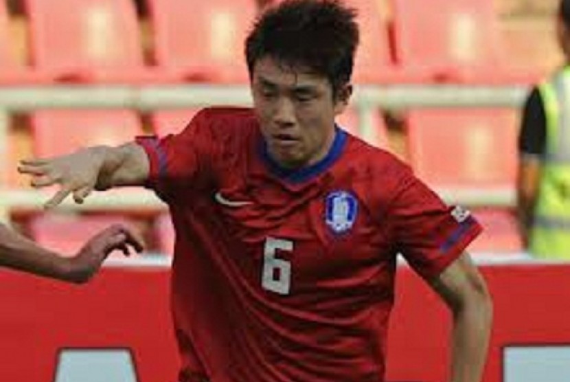 Bek Timnas Korea Selatan, Yun Suk Young resmi menjadi pemain QPR.