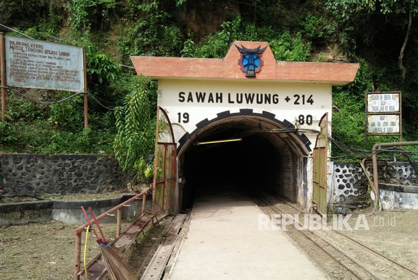 Bekas tambang batu bara Ombilin Sumatera Barat ditutup dan dijadikan sebagai museum pendidikan tambang.