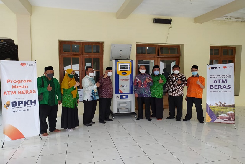 Bekerja sama dengan BPKH (Badan Penyelenggara Keuangan Haji), Rumah Zakat meluncurkan program lumbung pangan dan ATM Beras yang disiarkan secara daring langsung dari Majalengka dan Cianjur. 