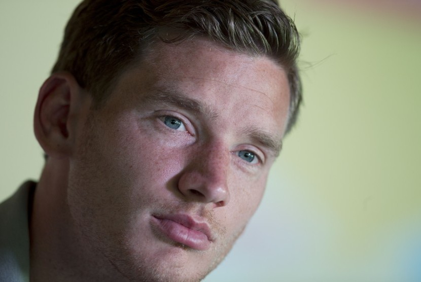 Belgium midfielder Jan Vertonghen listens to journalists' questions during a press conference at the team's training facility, in Mogi Das Cruzes, Brazil, Thursday, June 12, 2014. Belgium plays in the group H of the 2014 soccer World Cup.