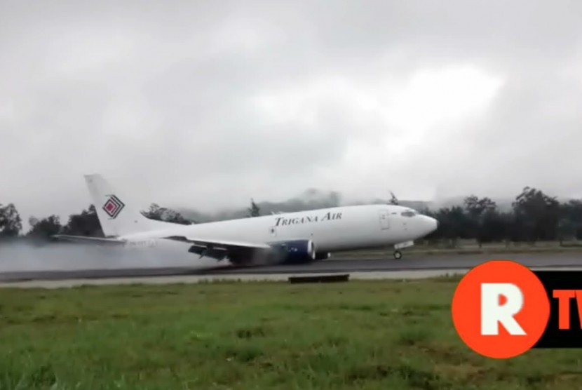 Belly landing pesawat Trigana Air di bandara Wamena