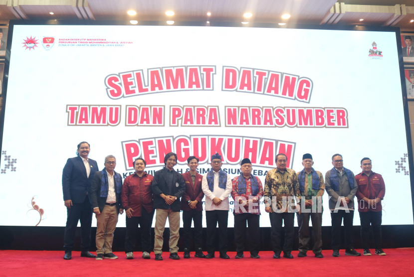BEM PTMA Zona III melakukan pengukuhan pengurus serta menyampaikan pandangan kritis terkait arah pembangunan. 