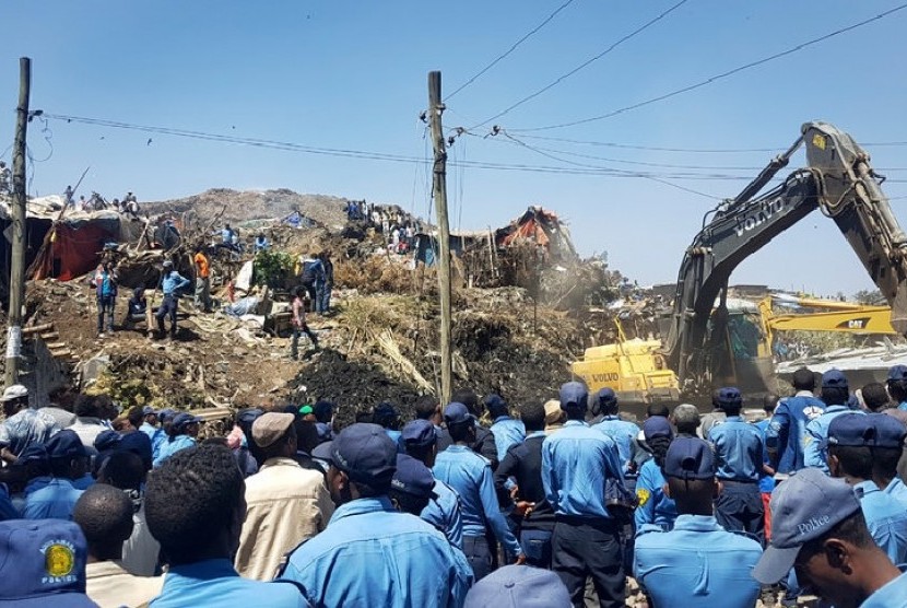 Bencana longsor sampah di Etiopia.
