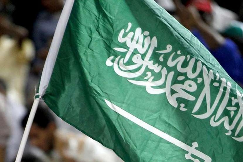 Arab Saudi akan mencabut larangan penerbangan internasional pada 31 Maret.  Bendera Arab Saudi.