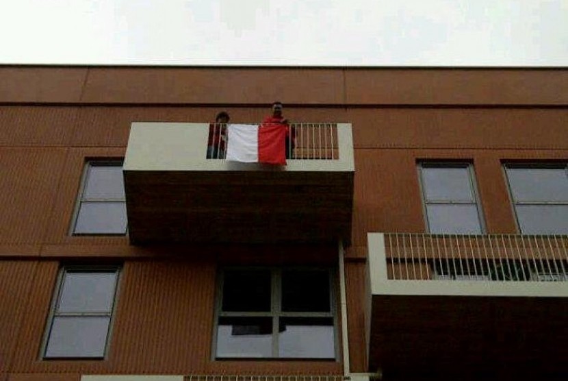 Bendera Merah Putih pertama berkibar di Olympic Village London, Inggris