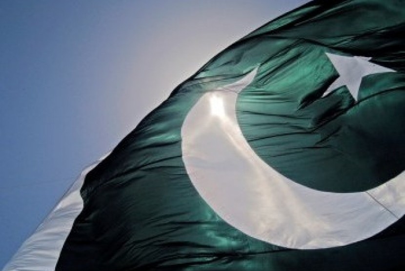 Pakistan tengah berupaya keras memulihkan listrik yang sempat padam total. Bendera Pakistan