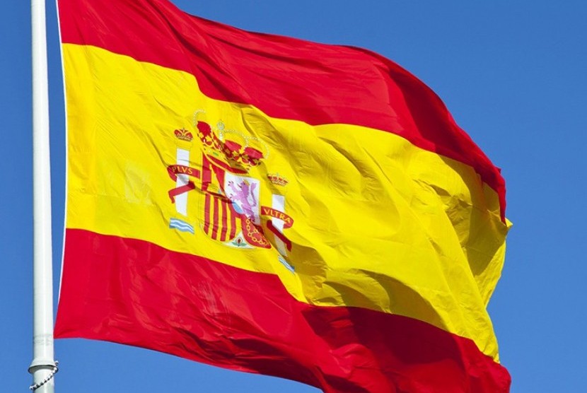 Bendera Spanyol. Spanyol perkuat berbagai pembatasan demi menahan laju penyebaran virus corona. Ilustrasi.
