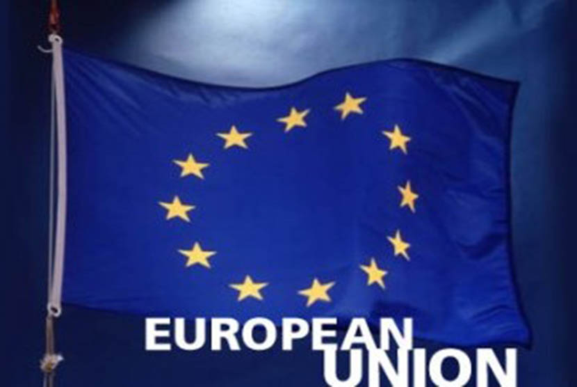 Dewan Eropa berencana membentuk lembaga untuk melatih imam Bendera Uni Eropa