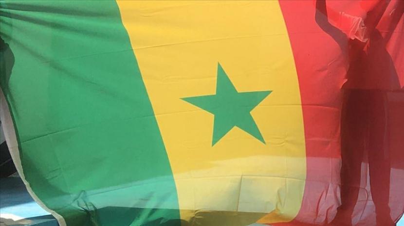 Bendera Senegal. Pemimpin oposisi utama Senegal telah dijatuhi hukuman percobaan selama dua bulan setelah dinyatakan bersalah atas pencemaran nama baik. Ousmane Sonko pada Kamis (30/3/2023) dihukum karena menyebarkan pernyataan palsu.