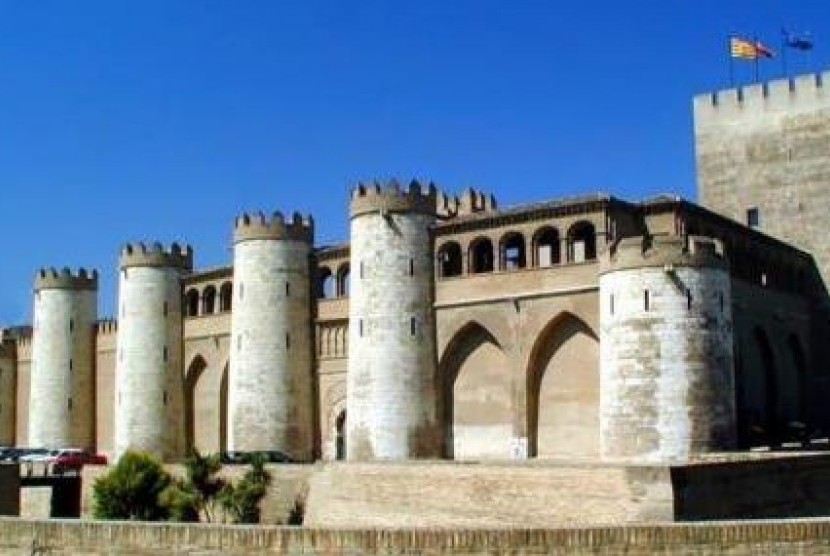 Benteng Palacio de la Aljafería, warisan peradaban Islam di Spanyol.
