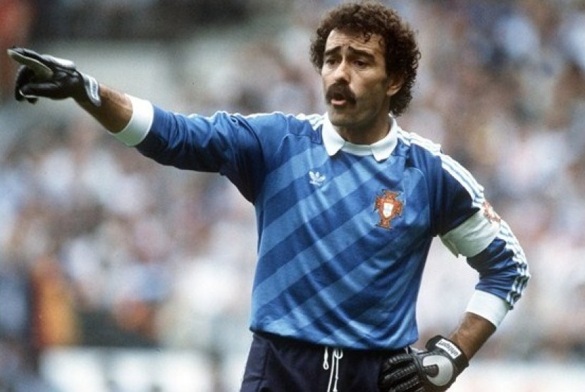 Bento, kiper timnas Portugal, hanya kebobolan satu gol dari babak penyisihan Grup B Piala Eropa 1984 dimana Portugal berhasil mencapai babak semifinal. 
