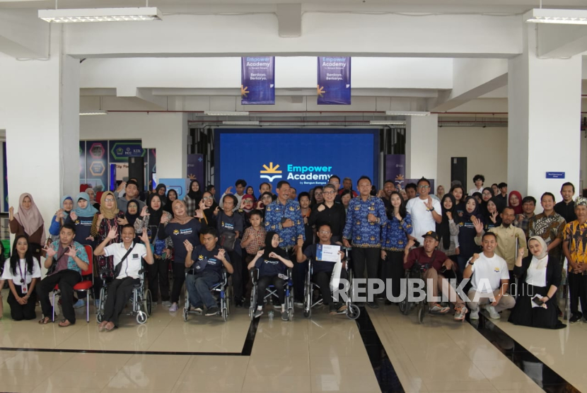 Bentoel Group melalui inisiatif Bangun Bangsa kembali membuka program Empower Academy Batch 2 di Kota Malang, Jawa Timur, Kamis (7/17/2025). 