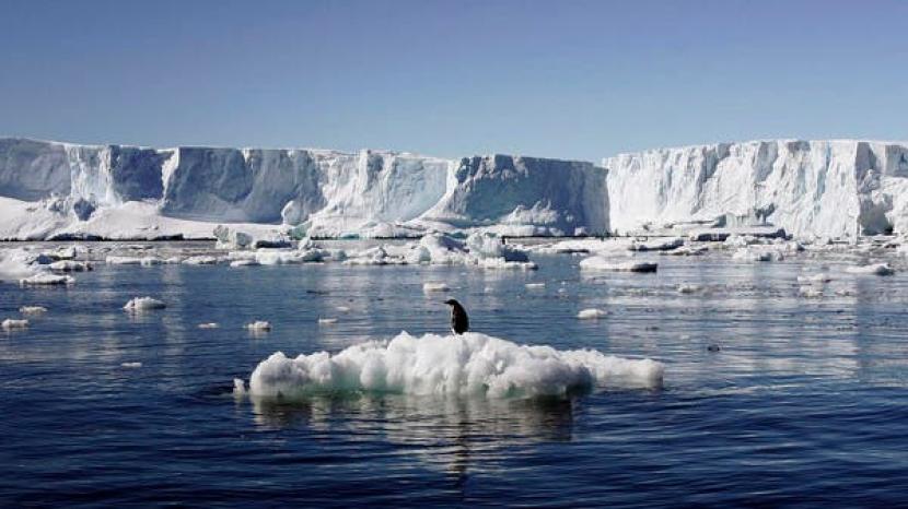 Pengikisan lapisan es telah melepaskan sekitar 74 triliun ton air tawar yang mencair ke lautan.