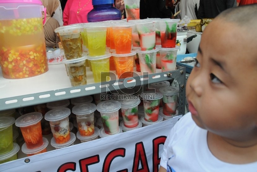 Beragam hidangan pembatal puasa banyak dijajakan di sejumlah pasar kuliner khusus Ramadhan.