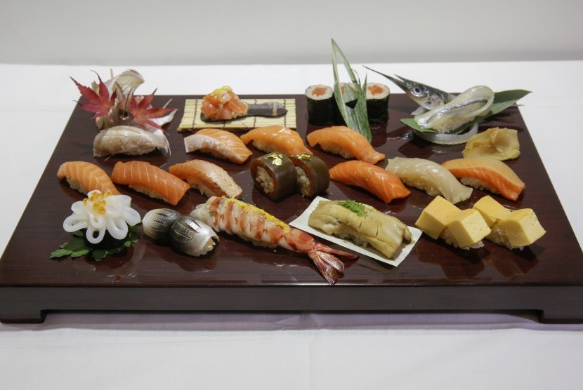 Cara tepat makan sushi berdasarkan panduan ahli (ilustrasi).