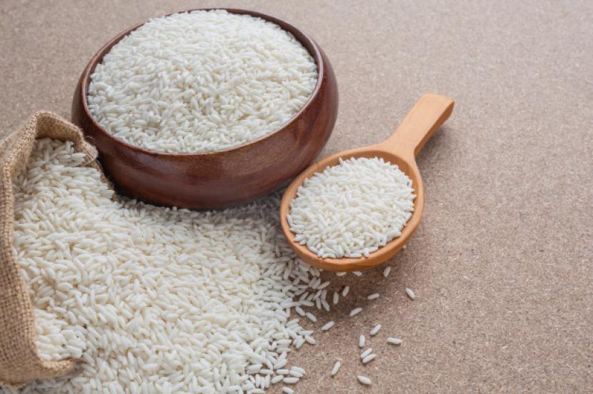 Beras (ilustrasi). Beras dari tanaman padi yang dihasilkan melalui rekayasa genetika termasuk produk bioteknologi yang wajib memiliki sertifikasi halal.