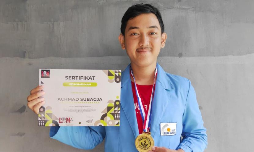 Berawal dari kecintaanya pada dunia fotografi, mahasiswa Universitas Nusa Mandiri (UNM) bernama Achmad Subagja, berhasil meraih juara dua dalam lomba fotografi tingkat nasional